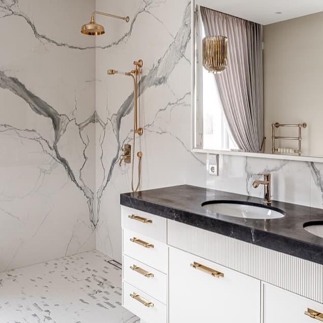 The magic of exclusivity in the interior with the beautiful gold handles