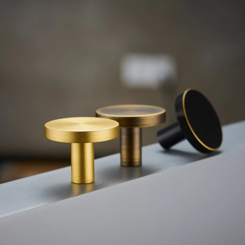 BRAZE Circular Brass Knobs - Image 4