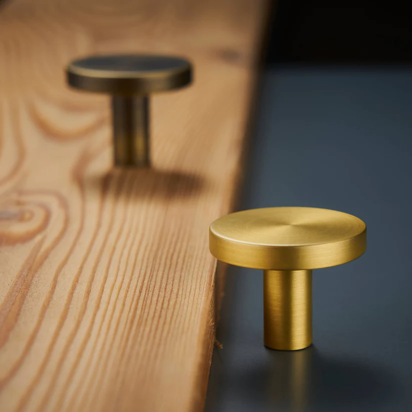 BRAZE Circular Brass Knobs - Image 3