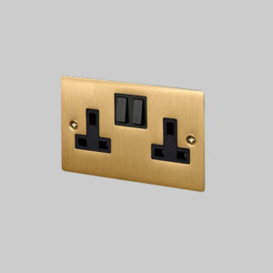 2G UK PLUG SOCKET / BRASS- Buster & Punch